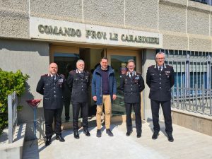 Il Pres. Loggi e la delegazione del Comando Prov.le dei Carabinieri