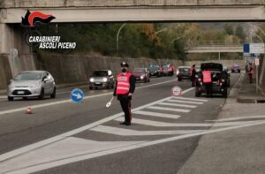 Carabinieri posto blocco controlli