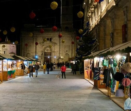 Mercatino di Natale in piazza Arringo 2023