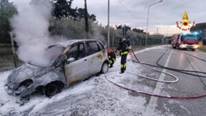 Incendio auto a Porto San Giorgio