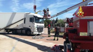 Tir contro palo a Monteprandone