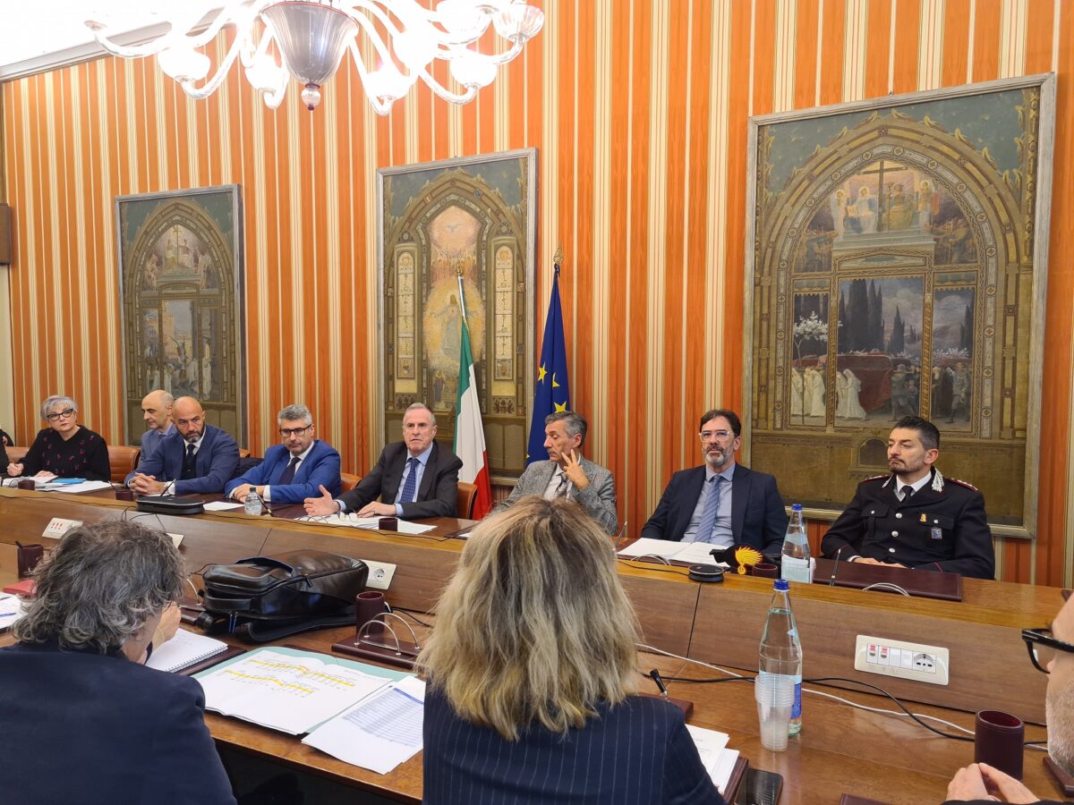 Riunione in prefettura su controlli cantieri