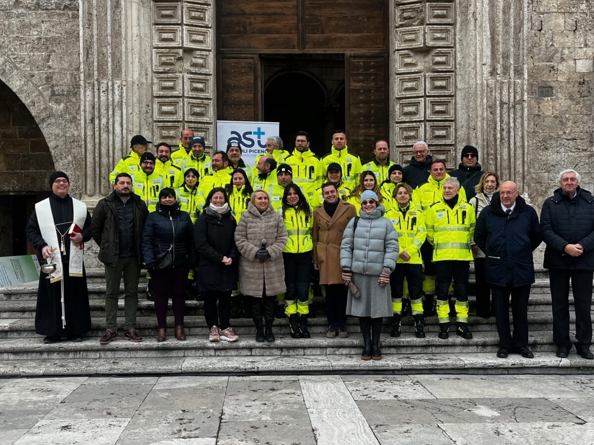 Presentazione nuove ambulanze Ascoli 1